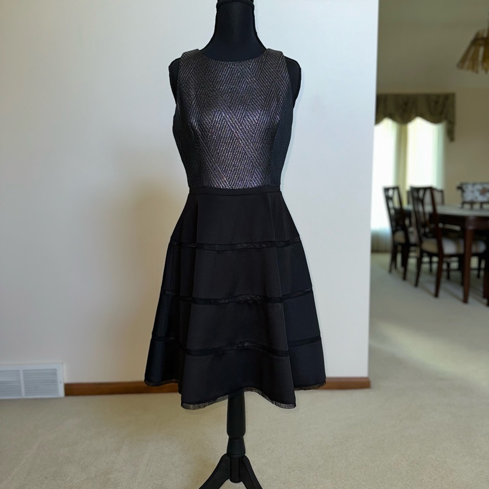 Vince Camuto Black Sleeveless Midi Dress